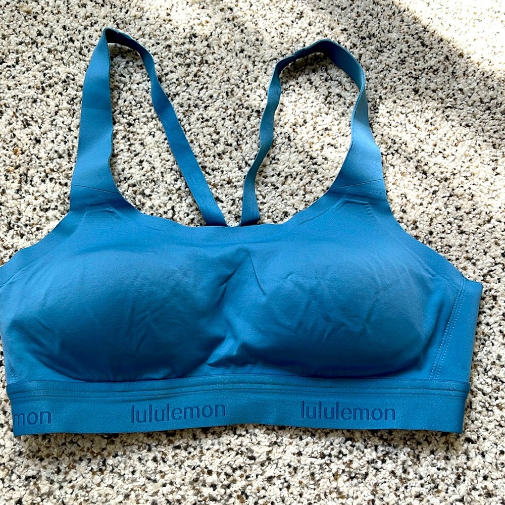 NWOT Lululemon Convertible Sports Bra Size 34B